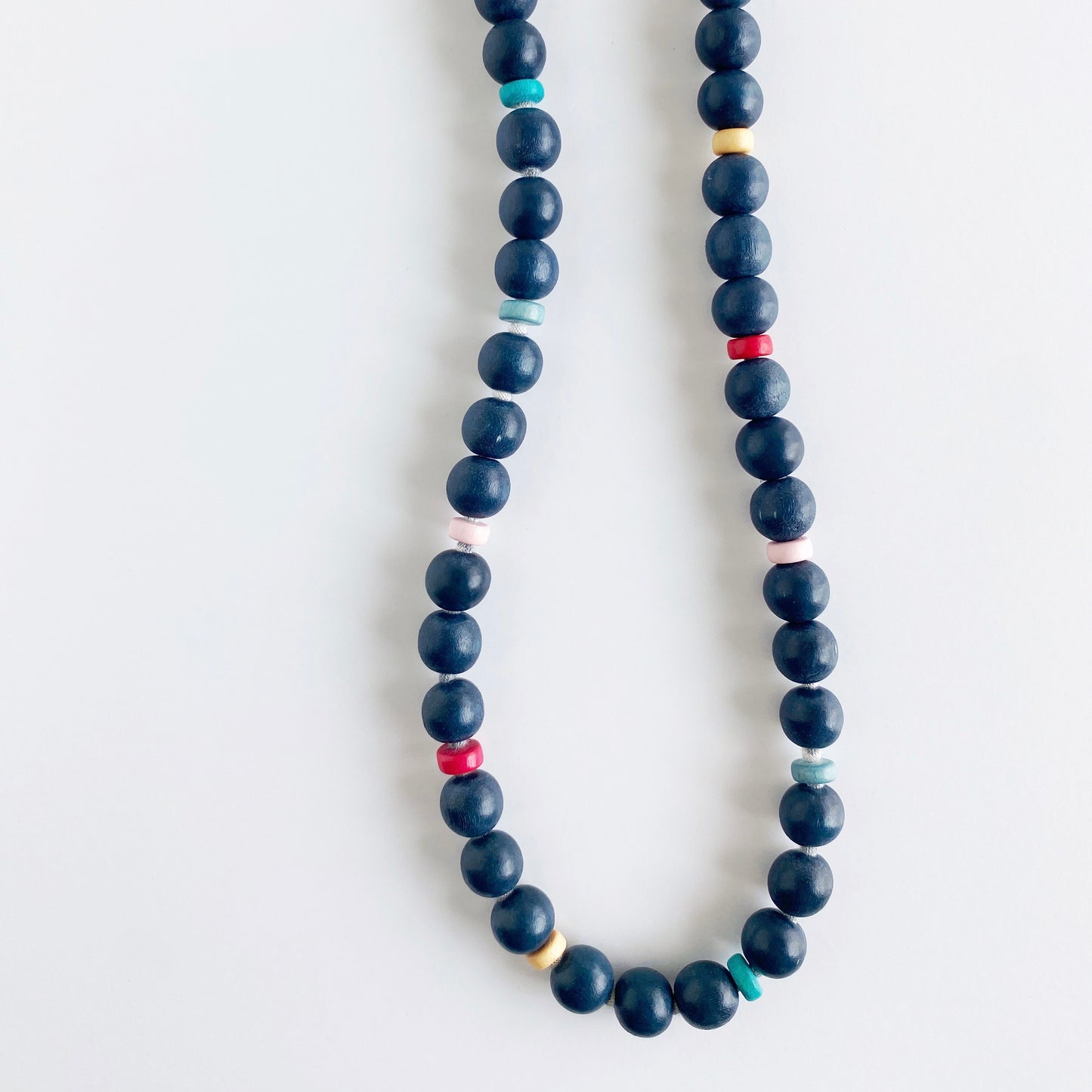 anne single necklace