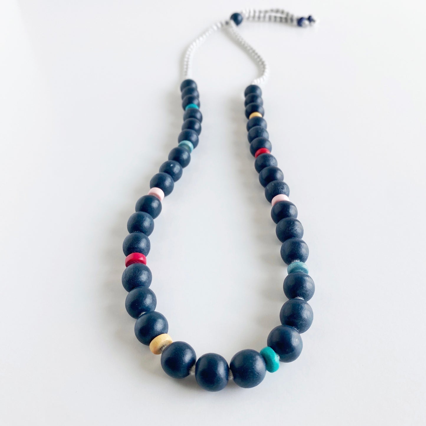 anne single necklace