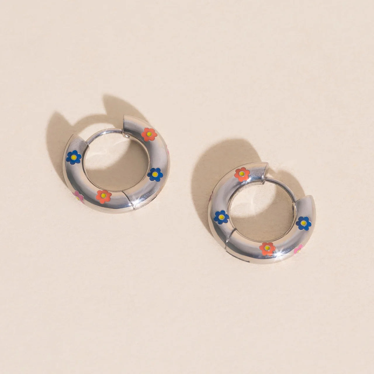 rainbow daisy chunky rounded hoop earrings | silver