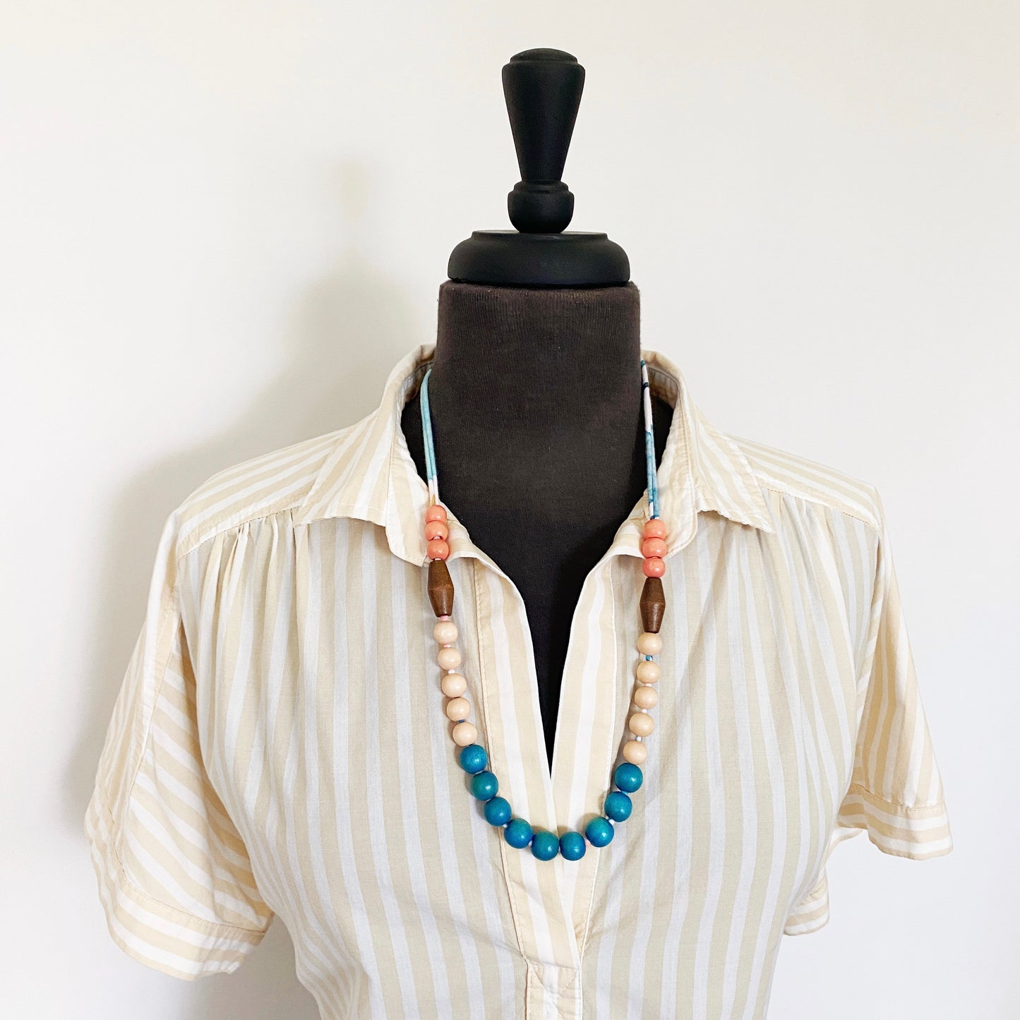 lily single necklace
